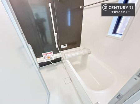 ���� �������������l�̕��͋C�̃o�X���[���́A�����o�Ă��ăo�X�^�C�����[���I
���d���撣���Ă��邲�J���ɂ��D�݂̓����̓����܂����āA�y����ł݂Ă͂������ł��傤���H