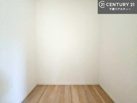 ���[ �E�H�[�N�C���N���[�[�b�g�t���ł��B��������̂��m���Ȃǂ����[���Ă��������ł��ˁI���ɂ���@�������ȂǋG�ߕ��̑傫�ȉƓd�����[�ł��܂��B