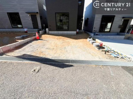 ���ԏ� ���ԃX�y�[�X��2�䕪����܂��I�Z�J���h�J�[�͂������A�o�C�N�⎩�]�ԂȂǂ��u���ꏊ�ɍ���܂���B