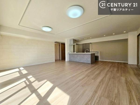 ���r���O �S�n�ǂ����r���O�͉Ƒ������R�ƏW�܂�܂��B�Ƒ��c�R�̎��Ԃ����������ł��B���Ƒ��ƁA����w�[���������Ԃ��߂��������ł��ˁB