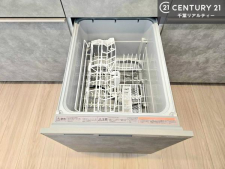 �L�b�`�� �H��@�t���̃L�b�`���ł��I�Z���������r��h�~�Ƃ��đ�ϊ��􂷂�֗��Ȏd�l�ł��I�r���g�C���Ȃ̂ŃL�b�`���̏ꏊ����炸�����X�y�[�X���L���g�����Ƃ��o���܂��I