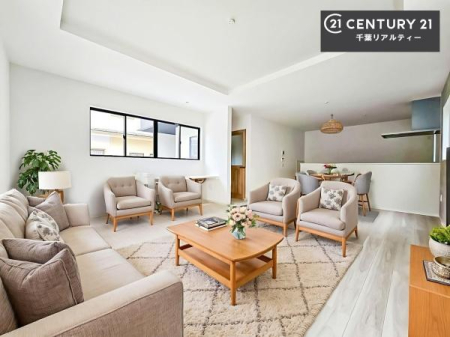 ���r���O �Ƌ��CG�p�[�X�ł��B�S�n�ǂ����r���O�͉Ƒ������R�ƏW�܂�܂��B�Ƒ��c�R�̎��Ԃ����������ł��B���Ƒ��ƁA����w�[���������Ԃ��߂��������ł��ˁB���邭�J���I�ȋ�Ԃł��B