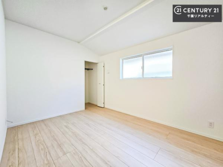 �m�� �V���v���Ƀf�U�C������Ă��邽�߁A�Ƌ��I�т܂���I
���C�ɓ���̉Ƌ��u���Ă��낰���Ԃ���邱�Ƃ��ł��܂��B