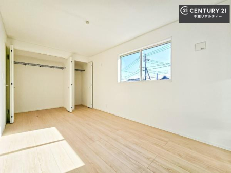 �q������ ���[�X�y�[�X�����Ă��܂��I�������X�b�L�����ڂ��鎖���ł��܂��ˁB
�Ƌ��I�΂Ȃ��V���v���ȃf�U�C���ׁ̈A�Ƌ��I�΂����C�ɓ���̋�ԍ�肪�ł������ł��ˁB