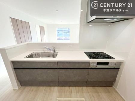 �L�b�`�� ��Ƃ����₷���V�X�e���L�b�`���ł��I���[����������t���Ă���̂ŁA�����X�y�[�X�ɕ���u���Ȃ��čςނ̂ŁA�L�X�g���āA���K�ɍ�Ƃ��ł��܂��I