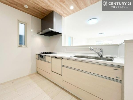 �L�b�`�� ��l�C�̑Ζʎ��V�X�e���L�b�`�����̗p���Ă��܂��I���Ƒ��̃R�~���j�P�[�V���������R�Ƒ�����݌v�ł��B
���q�l�ɂ��ڂ��͂��̂Ŋ������ł��ˁB�H���t���Ŗ����̉Ǝ����X���[�Y�ɁI