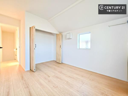 �q������ ���[�X�y�[�X�����Ă��܂��I�������X�b�L�����ڂ��鎖���ł��܂��ˁB
�Ƌ��I�΂Ȃ��V���v���ȃf�U�C���ׁ̈A�Ƌ��I�΂����C�ɓ���̋�ԍ�肪�ł������ł��ˁB