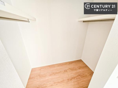 ���[ �E�H�[�N�C���N���[�[�b�g�t���ł��B��������̂��m���Ȃǂ����[���Ă��������ł��ˁI���ɂ���@�������ȂǋG�ߕ��̑傫�ȉƓd�����[�ł��܂��I