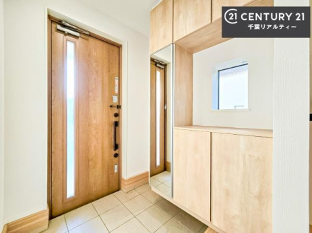 ���� �V���[�Y�{�b�N�X�t���Ȃ̂ŁA���ւ��Еt�����|�������₷���ł��I
�X�b�L���������ւŌ˂��J�����u�ԁA�������̂���S�n������Ԃ��o�}���Ă���܂��B