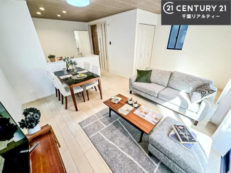 ���r���O �S�n�ǂ����r���O�͉Ƒ������R�ƏW�܂�܂��B�Ƒ��c�R�̎��Ԃ����������ł��B���Ƒ��ƁA����w�[���������Ԃ��߂��������ł��ˁB