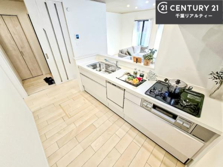 �L�b�`�� ��l�C�̑Ζʎ��V�X�e���L�b�`�����̗p���Ă��܂��I���Ƒ��̃R�~���j�P�[�V���������R�Ƒ�����݌v�ł��B
���q�l�ɂ��ڂ��͂��̂Ŋ������ł��ˁB�L�X�g���ĉ��K�ɍ�Ƃ��i�݂܂��B�y���d�l�ʐ^�z