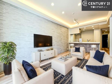 ���r���O �Ƌ��CG�p�[�X�ł��B�D�����z���܂肪���r���O����ł���ċ��S�n�̗ǂ���Ԃ����o���Ă���܂��I
���났�̎��Ԃ��߂����܂��I