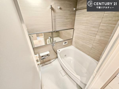 ���� �L�X�o�X�ň���̔������t���b�V���B�����L�΂���̂ŁA�����ɂ��������ƐZ����܂��ˁI�����̃o�X�^�C�����y���݂ɂȂ�܂��B