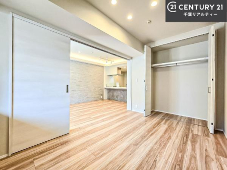 �Q�� �D���������������ޗm���́A���̖ڊo�߂��C�������ǂ������ł��ˁB���������Ԃ��������Ɖ߂������Ƃ��ł��܂��B�D�����F�����̃t���[�����O���ǂ�ȉƋ�ɂ��}�b�`���܂��I