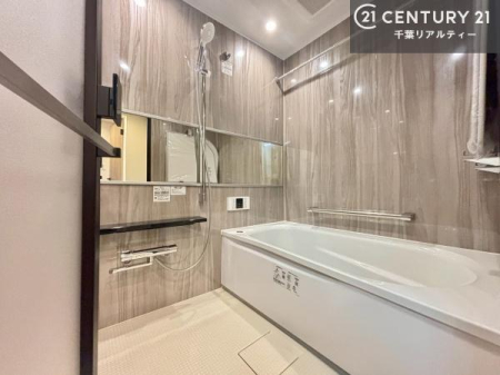 ���� �������������l�̕��͋C�̃o�X���[���́A�����o�Ă��ăo�X�^�C�����[���I
���d���撣���Ă��邲�J���ɂ��D�݂̓����̓����܂����āA�y����ł݂Ă͂������ł��傤���H