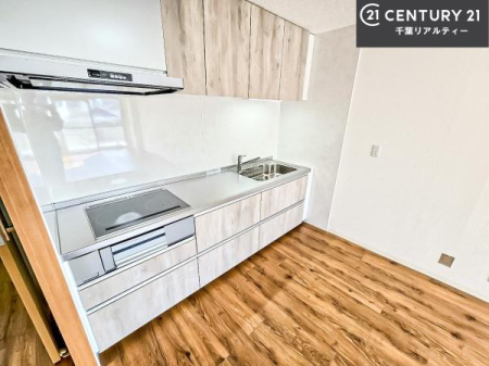 �L�b�`�� ��Ƃ����₷���V�X�e���L�b�`���ł��I���[����������t���Ă���̂ŁA�����X�y�[�X�ɕ���u���Ȃ��čςނ̂ŁA�L�X�g���āA���K�ɍ�Ƃ��ł��܂��I