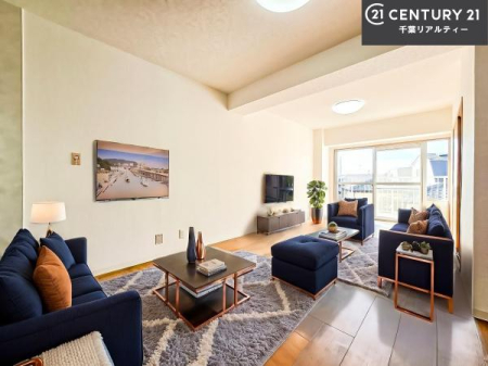 ���r���O �Ƌ��CG�p�[�X�ł��B�J�����̂���L�XLDK�I�\�t�@�[��_�C�j���O�e�[�u����u���Ă������ɂȂ�Ȃ��̂ŉ��K�ɉ߂����܂��I�R�~���j�P�[�V���������₷�����r���O�ł��I