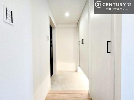 ���� �V���[�Y�{�b�N�X�t���Ȃ̂ŁA���ւ��Еt�����|�������₷���ł��I
�X�b�L���������ւŌ˂��J�����u�ԁA�������̂���S�n������Ԃ��o�}���Ă���܂��B