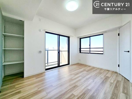 �m�� �o���R�j�[�ɖʂ��Ă���m���ł��B���邭�����肪����A���C����������ł��܂��I���N���āA�O�ɏo�Ĕw�L�т����[�ċz�����ǂ������}������邱�Ƃ��ł��܂��B