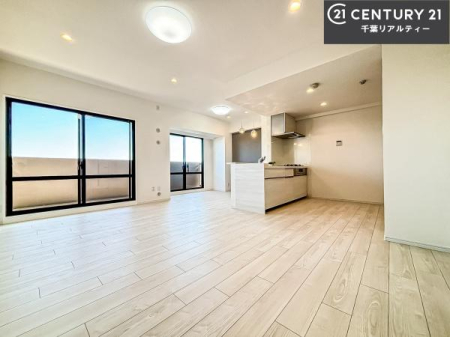 ���r���O �S�n�ǂ����r���O�͉Ƒ������R�ƏW�܂�܂��B�Ƒ��c�R�̎��Ԃ����������ł��B���Ƒ��ƁA����w�[���������Ԃ��߂��������ł��ˁB