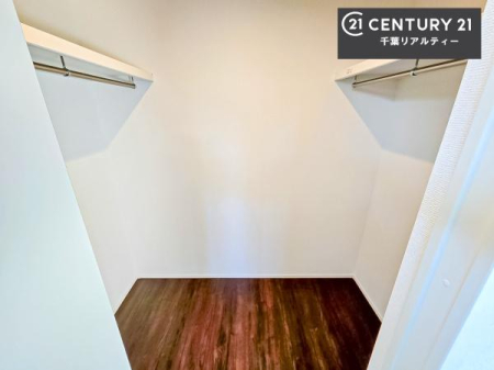 ���[ �E�H�[�N�C���N���[�[�b�g�t���ł��B��������̂��m���Ȃǂ����[���Ă��������ł��ˁI���ɂ���@�������ȂǋG�ߕ��̑傫�ȉƓd�����[�ł��܂��I