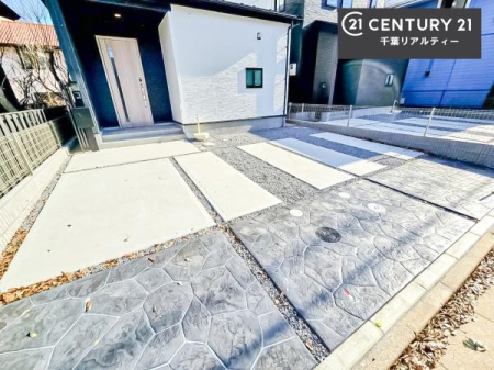 ���ԏ� ���ԃX�y�[�X��2�䕪����܂��I�Z�J���h�J�[�͂������A�o�C�N�⎩�]�ԂȂǂ��u���ꏊ�ɍ���܂���B