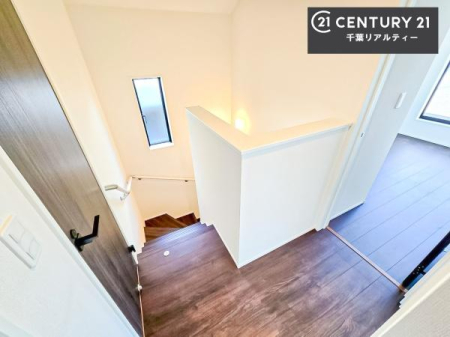 ���̑����� �K�i�ɂ͎萠�肪�t���Ă���A���q�l�₲�N�z�̕������S���Ă����p�����܂��B��������̑����t���Ă���A���������S�ł��ˁI