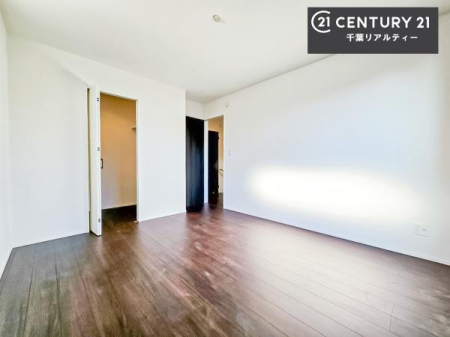 �q������ ���[�X�y�[�X�����Ă��܂��I�������X�b�L�����ڂ��鎖���ł��܂��ˁB
�Ƌ��I�΂Ȃ��V���v���ȃf�U�C���ׁ̈A�Ƌ��I�΂����C�ɓ���̋�ԍ�肪�ł������ł��ˁB