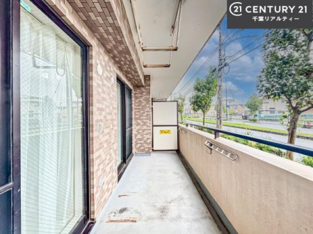 �o���R�j�[ ������o���R�j�[�́A����������Ղ�Ɨz�˂����~�蒍���A���󕨂��悭���������łȂ��A�K�[�f�j���O�⃊���b�N�X�^�C���ɂ��œK�Ȗ��邭�J���I�ȋ�Ԃł��B���K�ȕ�炵���T�|�[�g���܂��B