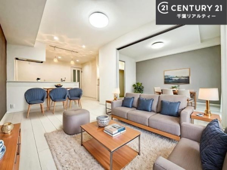 ���r���O �Ƌ��CG�p�[�X�ł��B�S�n�ǂ����r���O�͉Ƒ������R�ƏW�܂�܂��B�Ƒ��c�R�̎��Ԃ����������ł��B���Ƒ��ƁA����w�[���������Ԃ��߂��������ł��ˁB