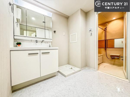 ���ʑ�E���ʏ� �g�Ȃ�𐮂�����ʏ��́A���������厖�ł��I������̐������̂��镵�͋C�����o�I�C�����悭���g�����������܂��B�L�X�����X�y�[�X���������ł��ˁI