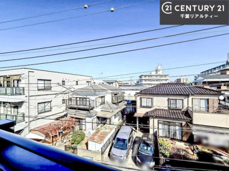 �Z�˂���̒��]�ʐ^ 3�K����L����J���I�Ȓ��]�B
�����ʒu�Ȃ�ł͂̔�����������A���g�߂Ɋ����Ȃ���C�����悭�߂����܂��B