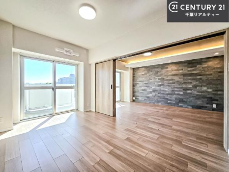 �m�� �o���R�j�[�ɖʂ��Ă���m���ł��B���邭�����肪����A���C����������ł��܂��I���N���āA�O�ɏo�Ĕw�L�т����[�ċz�����ǂ������}������邱�Ƃ��ł��܂��B