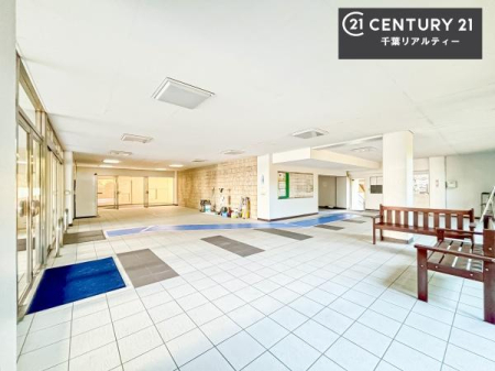 �G���g�����X ��؂Ȃ��q�l���}����G���g�����X�́A�z���ɕ�܂ꂽ�S�n�悢��ԁB
�Z�܂����̌ւ������������A�㎿�ȘȂ܂��ł��B