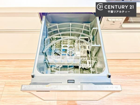 �L�b�`�� �H��@�t���̃L�b�`���ł��I�Z���������r��h�~�Ƃ��đ�ϊ��􂷂�֗��Ȏd�l�ł��I�r���g�C���Ȃ̂ŃL�b�`���̏ꏊ����炸�����X�y�[�X���L���g�����Ƃ��o���܂��I