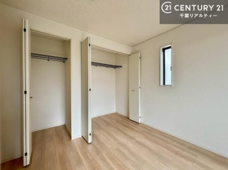 �m�� ���[�X�y�[�X�����Ă��܂��I�������X�b�L�����ڂ��鎖���ł��܂��ˁB
�Ƌ��I�΂Ȃ��V���v���ȃf�U�C���ׁ̈A�Ƌ��I�΂����C�ɓ���̋�ԍ�肪�ł������ł��ˁB