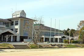 ���ӊ� �y���w�Z�z�Ό��s���쒆�w�Z�F2700m