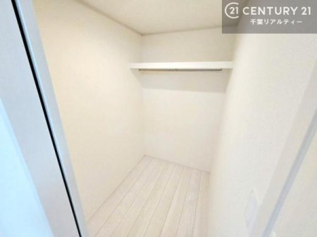 ���[ �E�H�[�N�C���N���[�[�b�g�t���ł��B��������̂��m���Ȃǂ����[���Ă��������ł��ˁI���ɂ���@�������ȂǋG�ߕ��̑傫�ȉƓd�����[�ł��܂��I