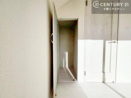 �q������ ���[�X�y�[�X�����Ă��܂��I�������X�b�L�����ڂ��鎖���ł��܂��ˁB
�Ƌ��I�΂Ȃ��V���v���ȃf�U�C���ׁ̈A�Ƌ��I�΂����C�ɓ���̋�ԍ�肪�ł������ł��ˁB