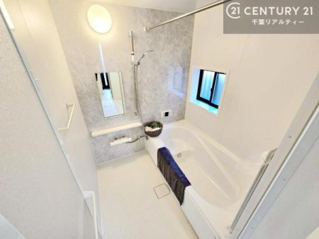 ���� ������̂��炩�Ȍ����������ޗ����́A���C�����₷�����K�B
��Ƃ肠�闁���ŁA�㎿�ȃ����b�N�X�^�C�������y���݂��������܂��B