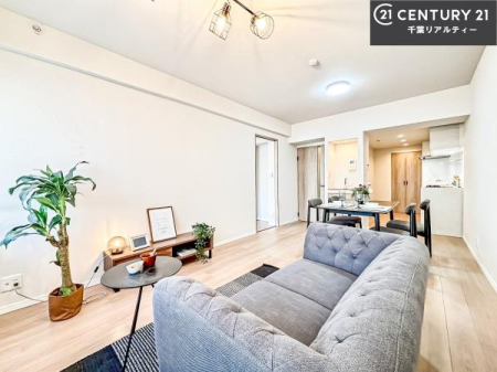 ���r���O �S�n�ǂ����r���O�͉Ƒ������R�ƏW�܂�܂��B�Ƒ��c�R�̎��Ԃ����������ł��B���Ƒ��ƁA����w�[���������Ԃ��߂��������ł��ˁB