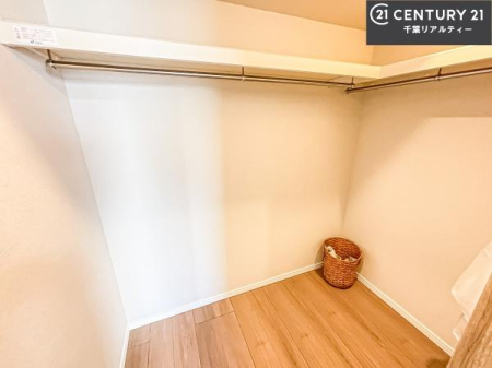 ���[ �E�H�[�N�C���N���[�[�b�g�t���ł��B��������̂��m���Ȃǂ����[���Ă��������ł��ˁI���ɂ���@�������ȂǋG�ߕ��̑傫�ȉƓd�����[�ł��܂��I