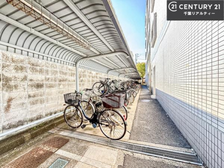 ���̑����p�� ���p�����E���֏�ł��B
���]�Ԃ�����΍s���͈͂��L���肨�o�����ɕ֗��ł��I�󂫏󋵂Ɋւ��Ă͂��C�y�ɂ��₢���킹��������