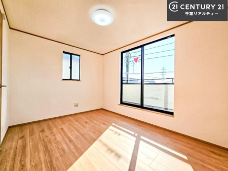 �m�� �o���R�j�[�ɖʂ��Ă���m���ł��B���邭�����肪����A���C����������ł��܂��I���N���āA�O�ɏo�Ĕw�L�т����[�ċz�����ǂ������}������邱�Ƃ��ł��܂��B