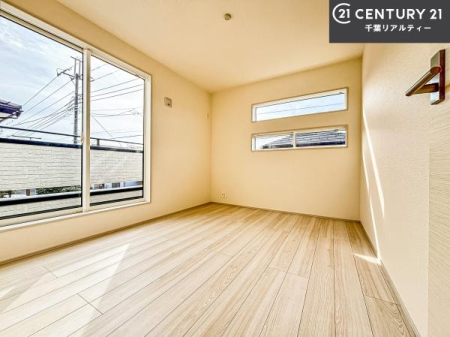 �m�� 2�ʍ̌����m�ۂ������邢�����́A���ʂ����ǂ��A���邭��ϋ��S�n�̗ǂ���ԂƂȂ��Ă���܂��B�����b�N�X���ĉ߂�����S�n�̗ǂ��������ł��I���̖ڊo�߂��X�b�L�����܂��ˁI