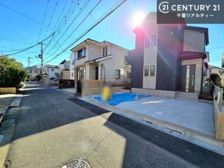 �O�ʓ��H�܂ތ��n�ʐ^ �O�ʓ��H��4.5���I�z����ǍD�ȗ��n�ł��B
