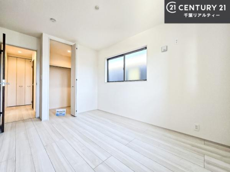 �m�� �V���v���Ƀf�U�C������Ă��邽�߁A�Ƌ��I�т܂���I
���C�ɓ���̉Ƌ��u���Ă��낰���Ԃ���邱�Ƃ��ł��܂��B