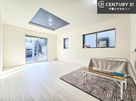 ���r���O �S�n�ǂ����r���O�͉Ƒ������R�ƏW�܂�܂��B�Ƒ��c�R�̎��Ԃ����������ł��B���Ƒ��ƁA����w�[���������Ԃ��߂��������ł��ˁB