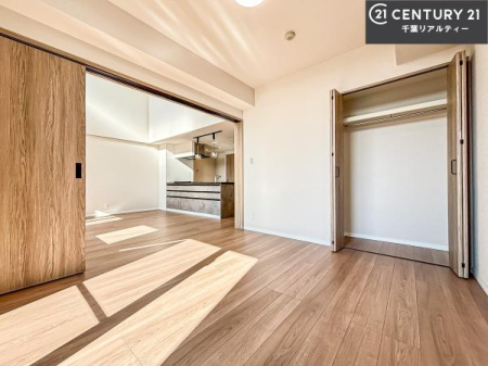 �m�� ���[�X�y�[�X�����Ă��܂��I�������X�b�L�����ڂ��鎖���ł��܂��ˁB
�Ƌ��I�΂Ȃ��V���v���ȃf�U�C���ׁ̈A�Ƌ��I�΂����C�ɓ���̋�ԍ�肪�ł������ł��ˁB