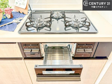 �L�b�`�� �R�����͎O������̂ł������̓����i�s���ł��܂��B
�������O�����t���ł��B�����X�y�[�X���L�X���Ă���׍�Ƃ����₷���I�g�����肪�ǂ��V�X�e���L�b�`���ł��I